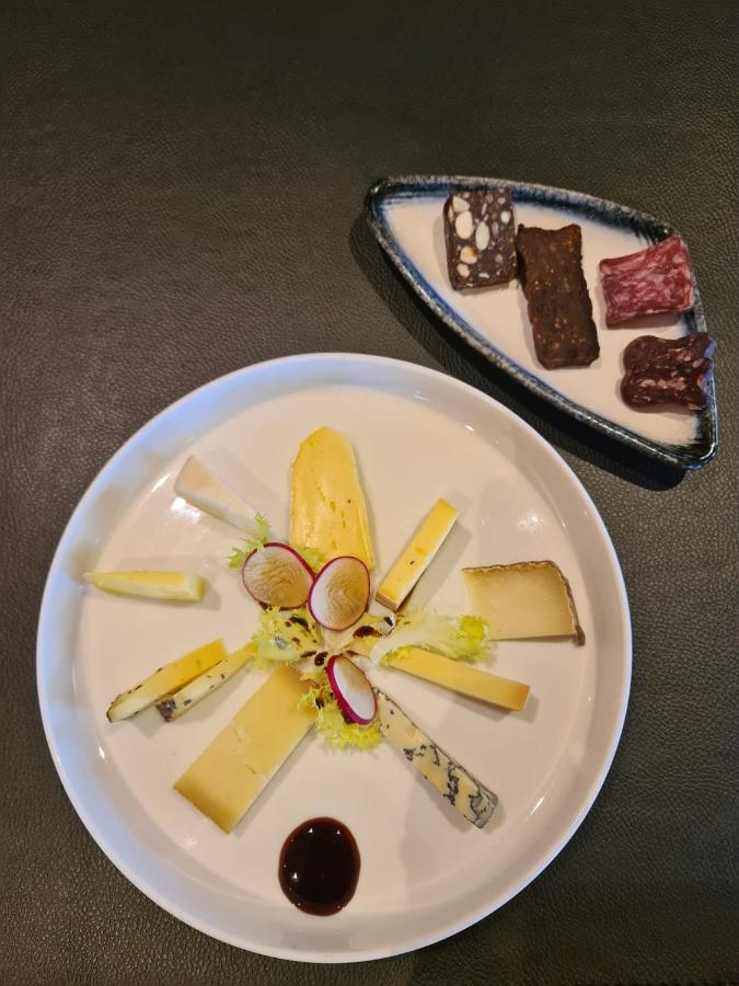 Hotel-Restaurant Bellevue Φιλμς Εξωτερικό φωτογραφία