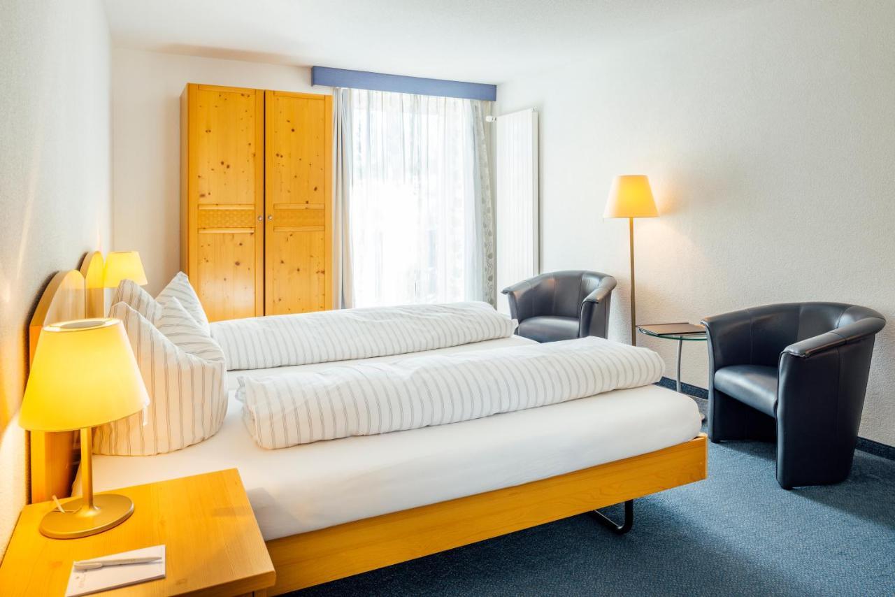 Hotel-Restaurant Bellevue Φιλμς Εξωτερικό φωτογραφία
