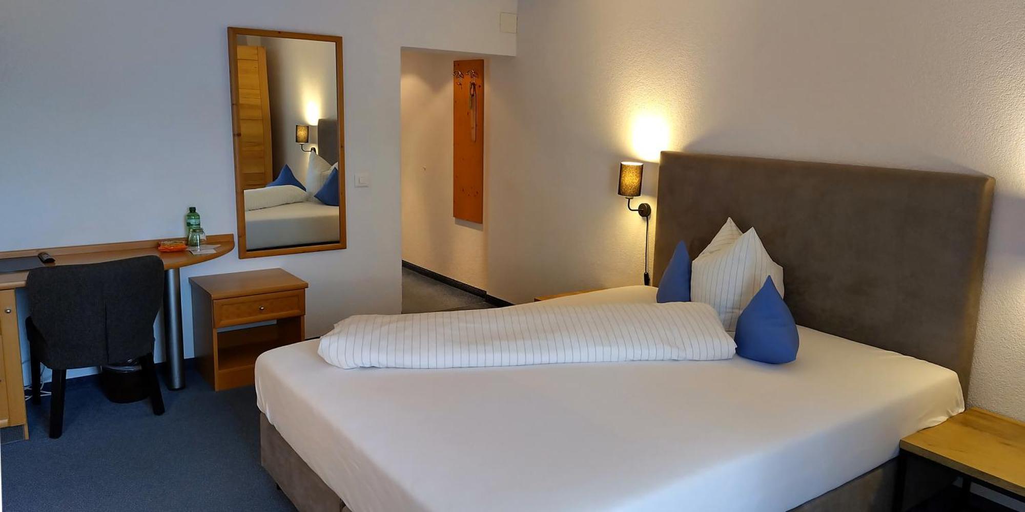 Hotel-Restaurant Bellevue Φιλμς Εξωτερικό φωτογραφία