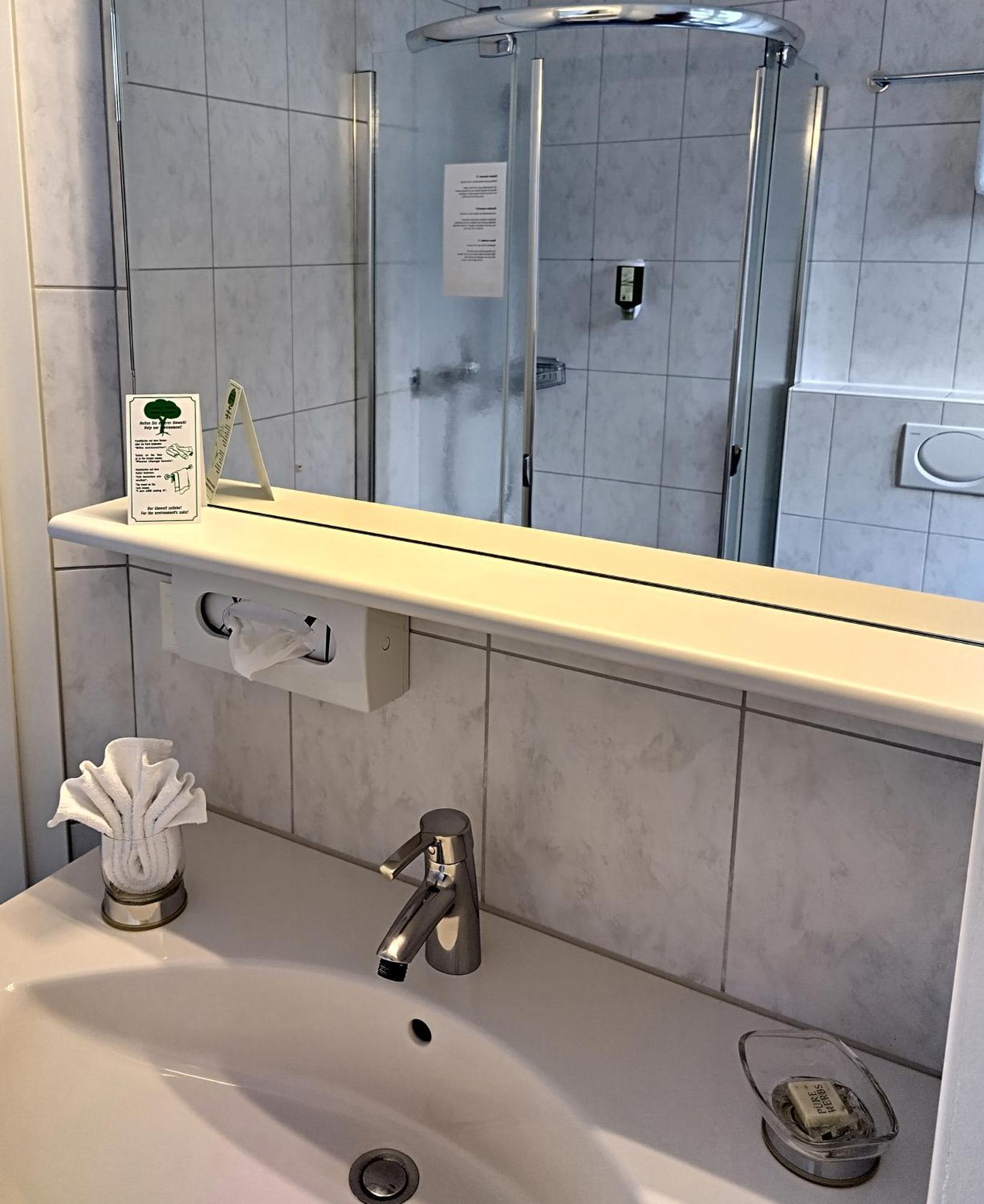 Hotel-Restaurant Bellevue Φιλμς Εξωτερικό φωτογραφία