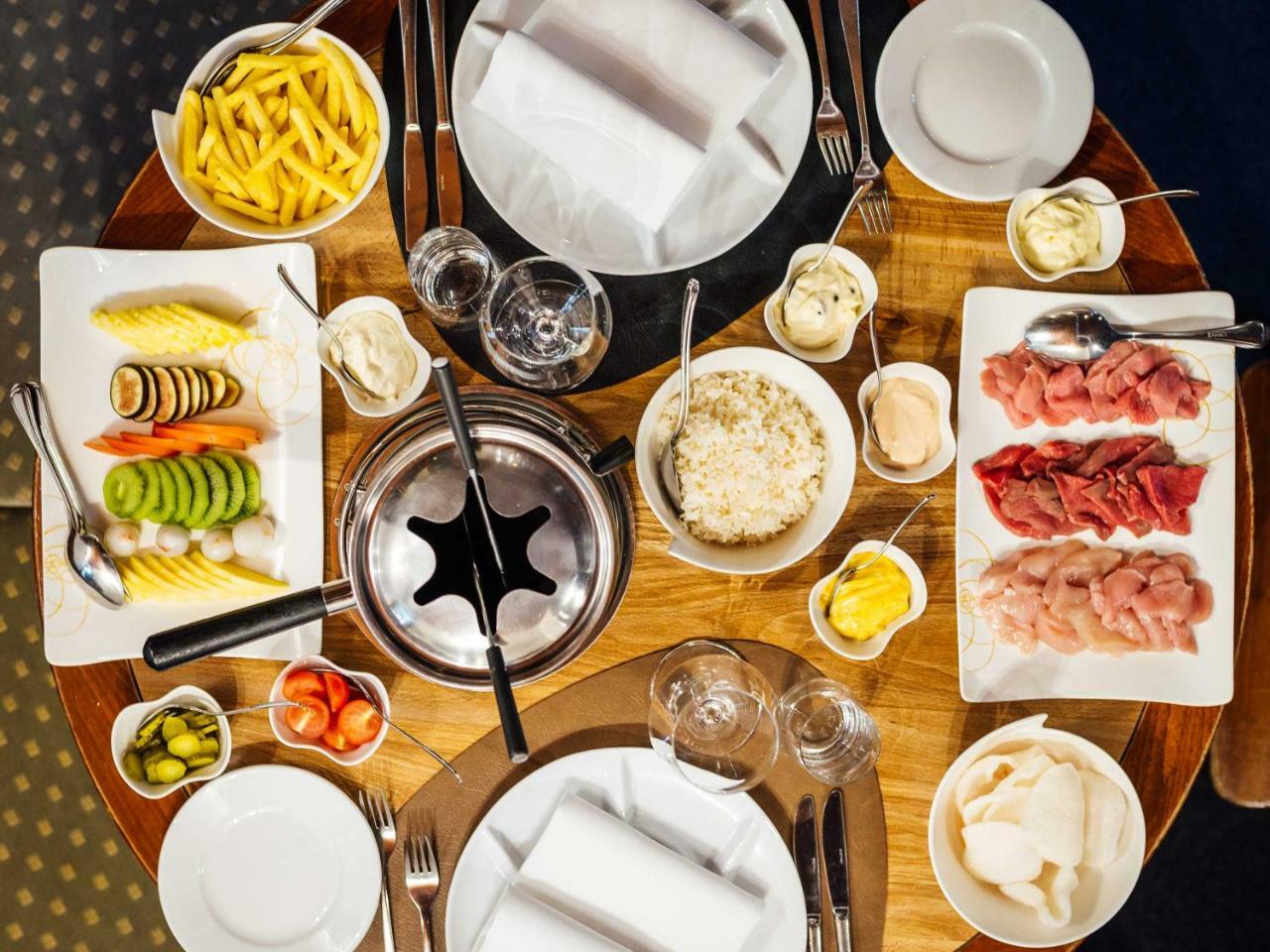 Hotel-Restaurant Bellevue Φιλμς Εξωτερικό φωτογραφία