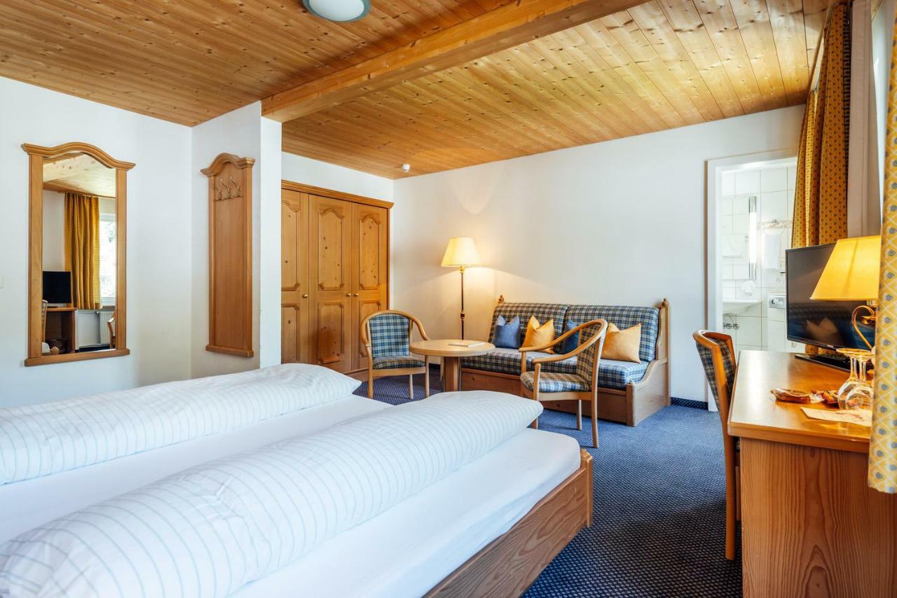 Hotel-Restaurant Bellevue Φιλμς Εξωτερικό φωτογραφία