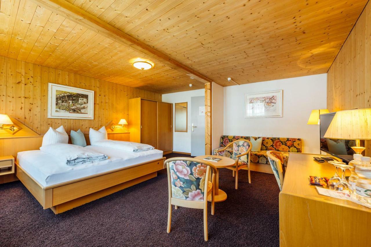 Hotel-Restaurant Bellevue Φιλμς Εξωτερικό φωτογραφία