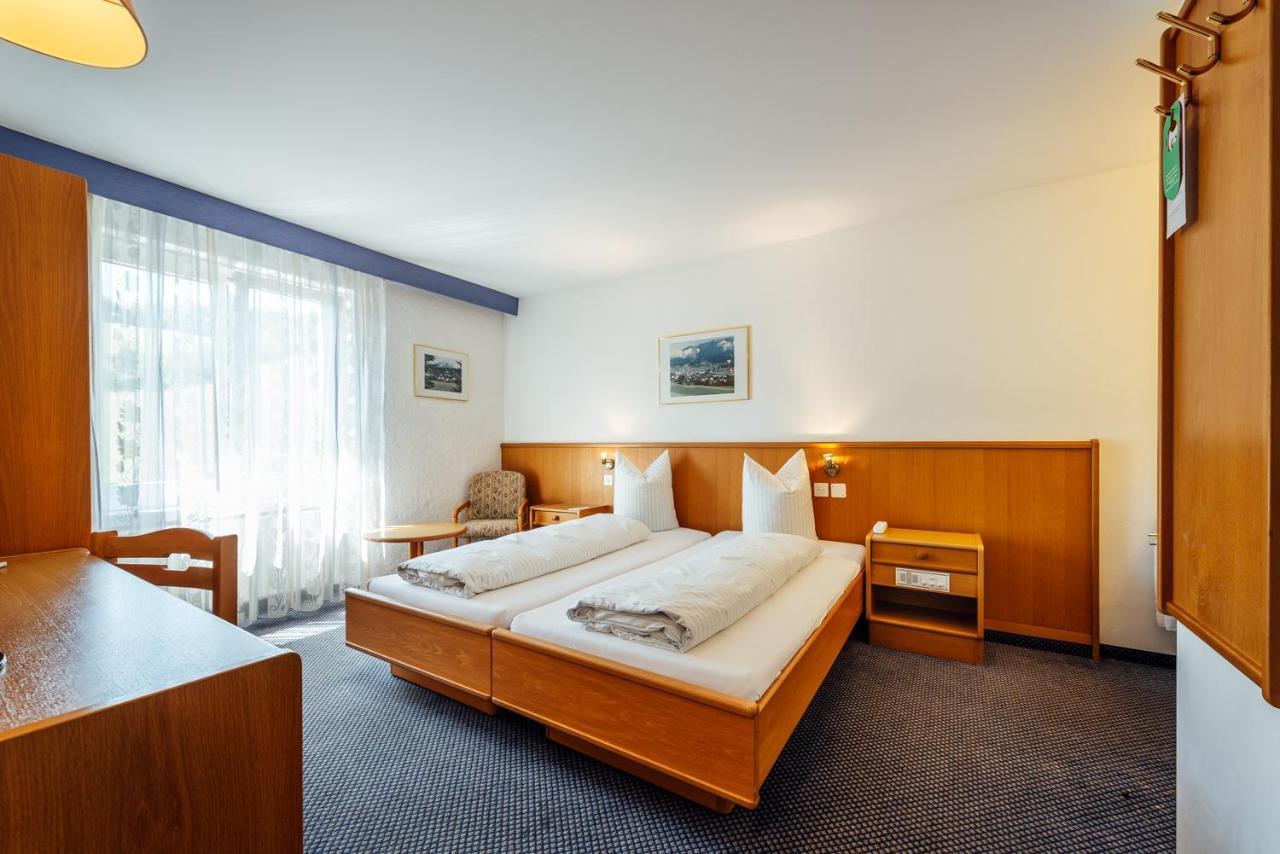 Hotel-Restaurant Bellevue Φιλμς Εξωτερικό φωτογραφία